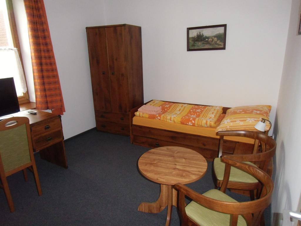 Penzion Pod Zamkem Zruc nad Sazavou Exterior photo